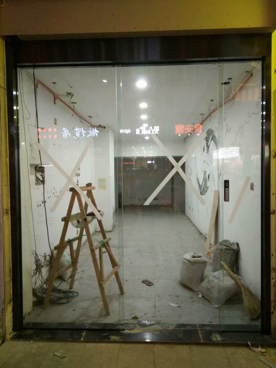 香港花园某饰品店日本加藤自动门完工