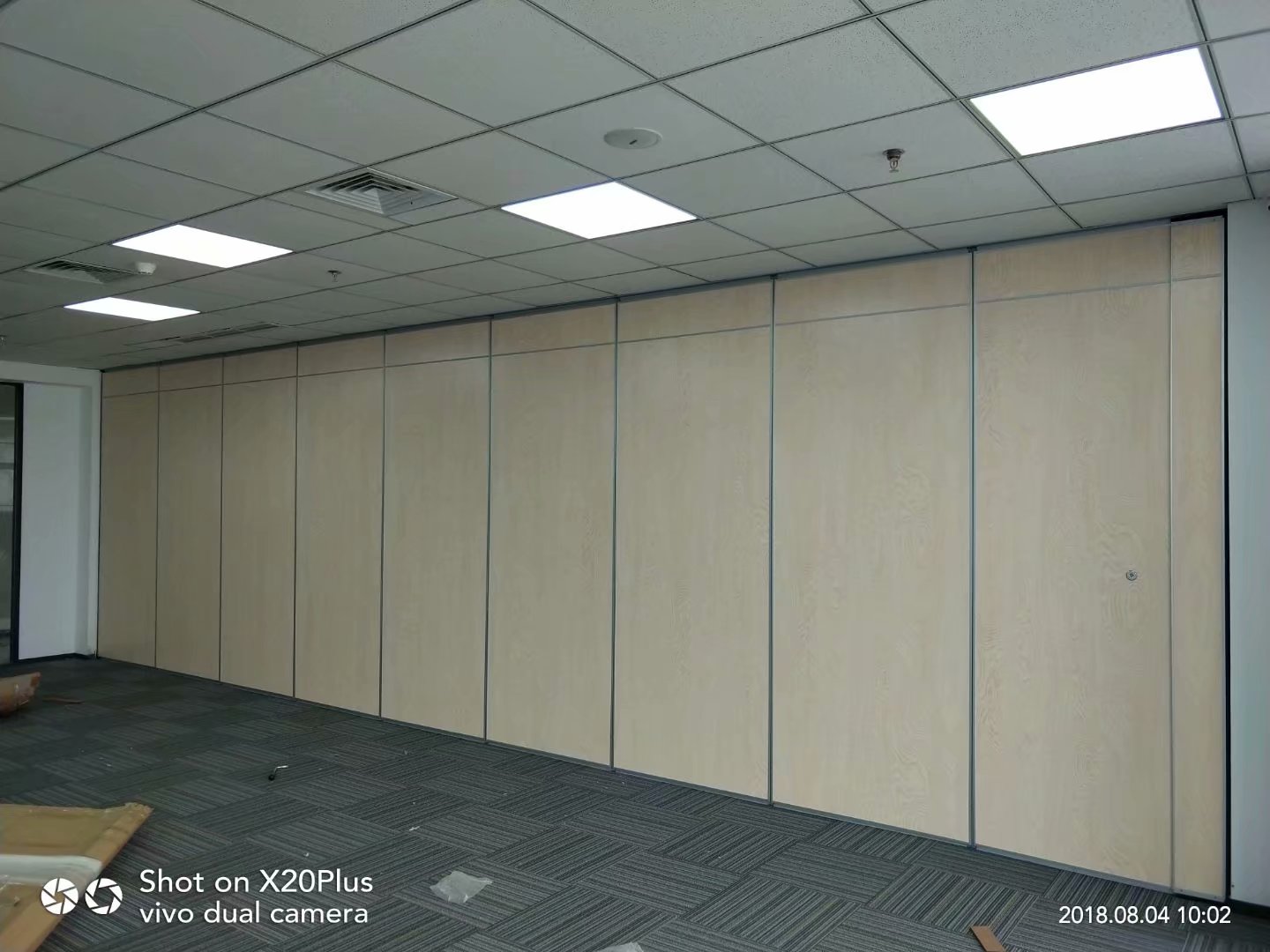卓越大厦35层贝壳公司加藤指纹自动门、门禁、活动隔断完工