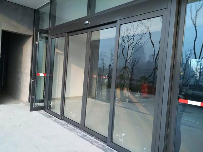 中德生态园国际医疗中心瑞可达自动门