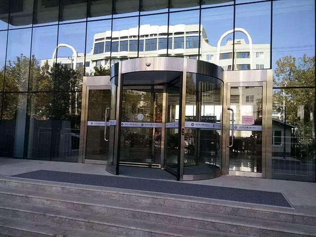 平度师范学校悦盛达自动旋转门